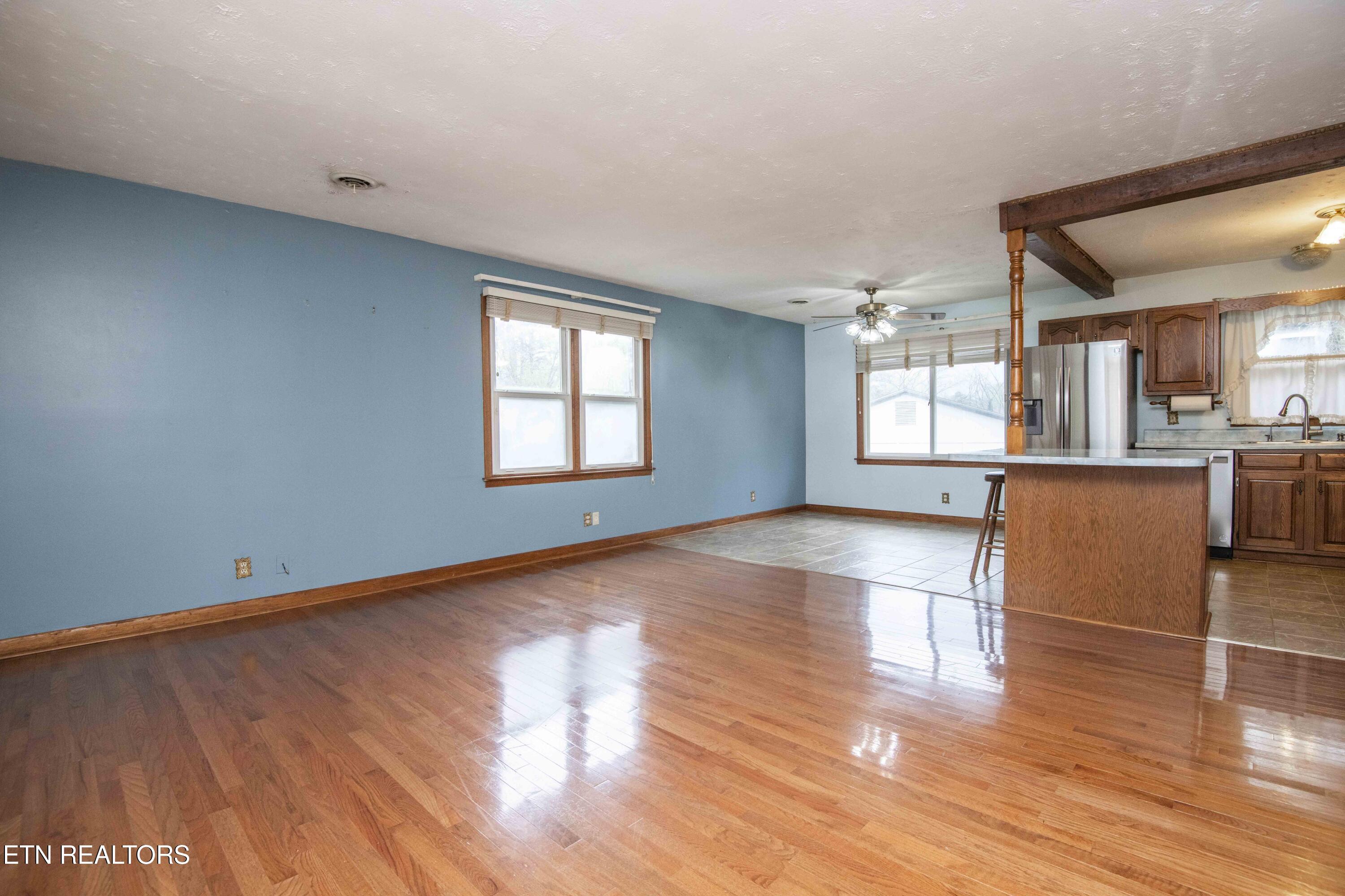 5814 Blossom Road Knoxville, TN 37912 - Photo 14 of 52 Living Room