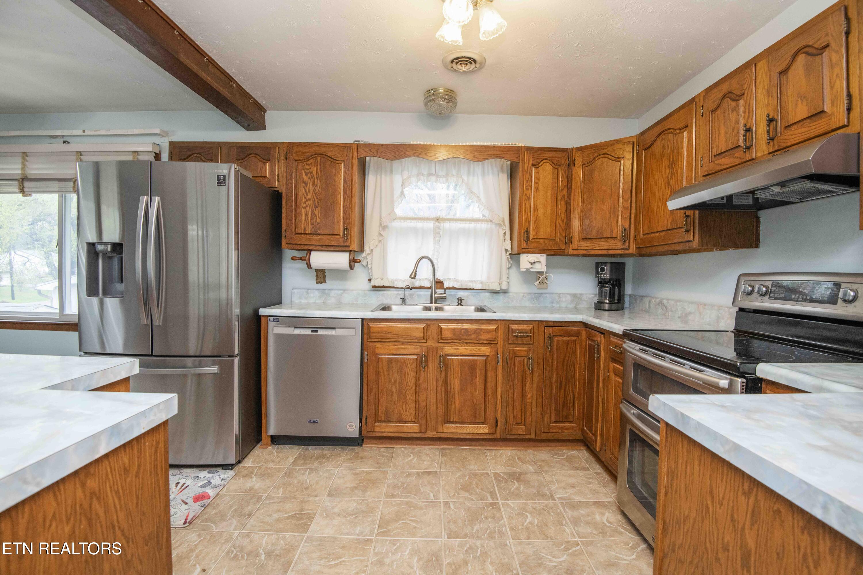 5814 Blossom Road Knoxville, TN 37912 - Photo 19 of 52 Kitchen