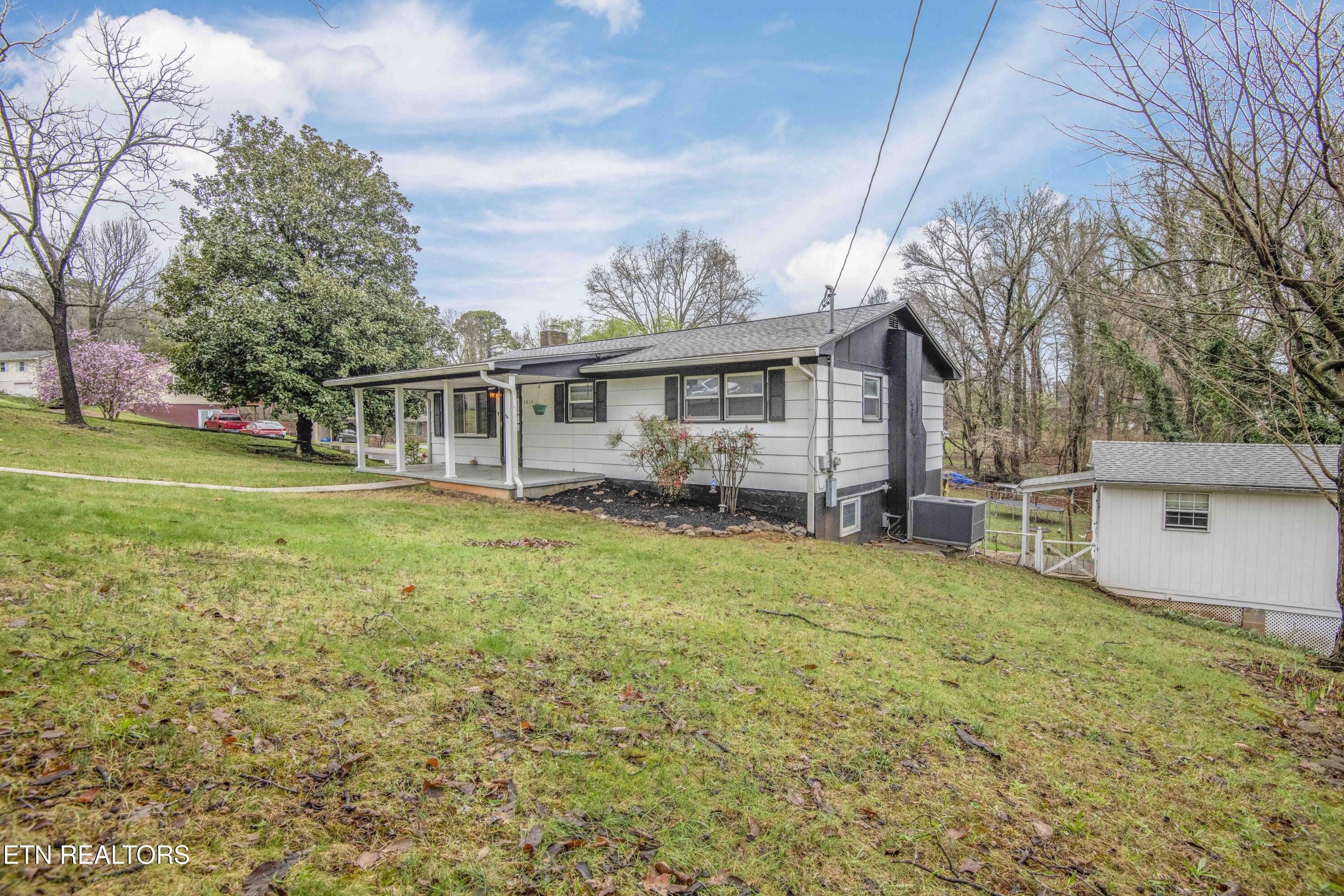 5814 Blossom Road Knoxville, TN 37912 - Photo 2 of 52 Corner Lot