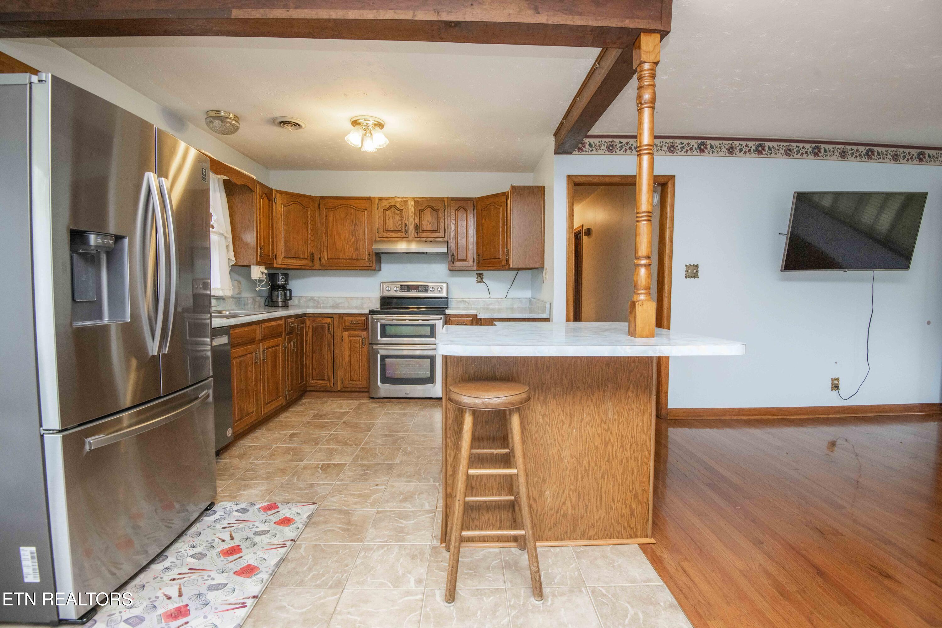 5814 Blossom Road Knoxville, TN 37912 - Photo 24 of 52 Appliances Convey