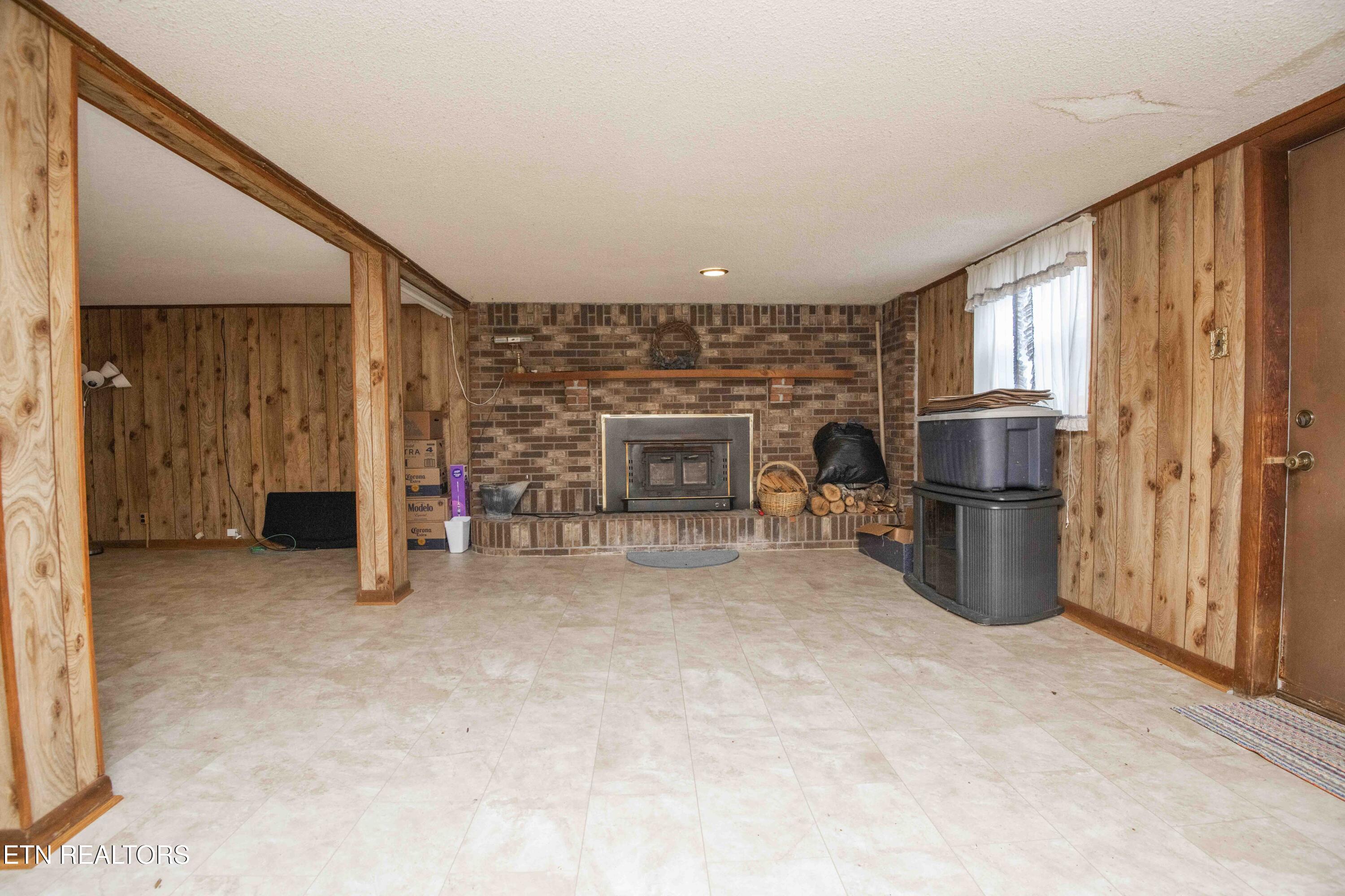 5814 Blossom Road Knoxville, TN 37912 - Photo 27 of 52 Wood Burning Fireplace