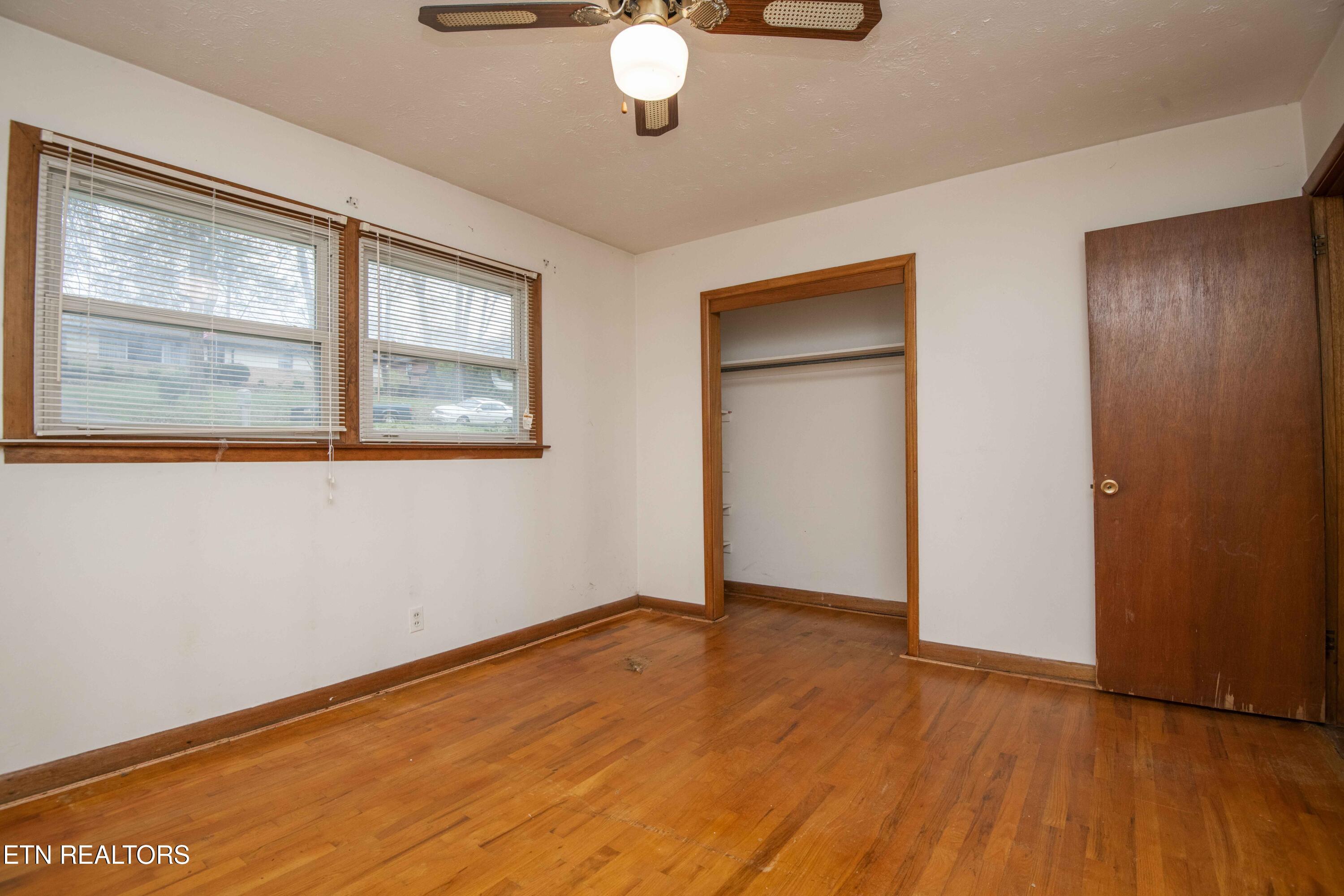 5814 Blossom Road Knoxville, TN 37912 - Photo 34 of 52 Bedroom Main Level