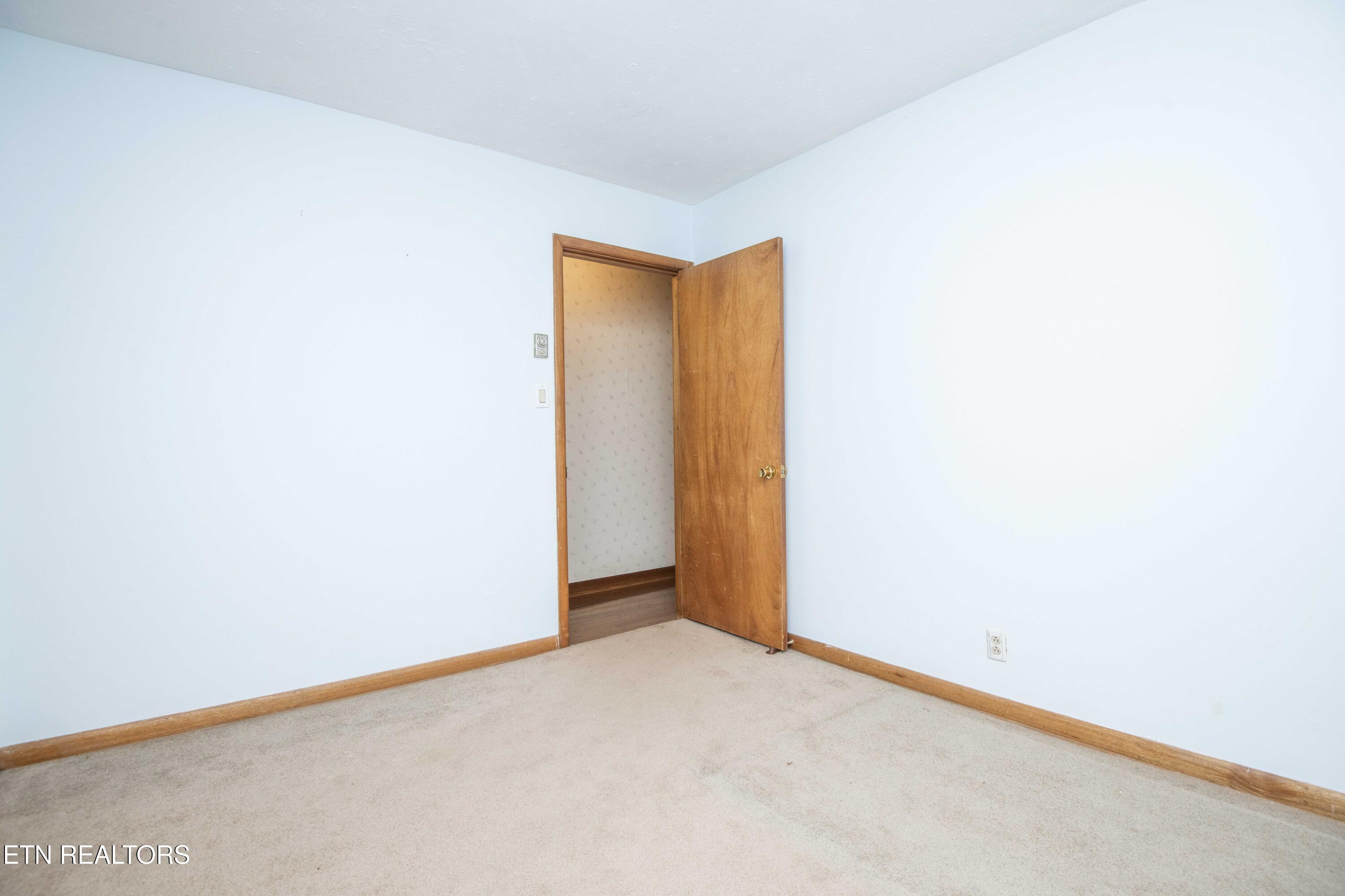 5814 Blossom Road Knoxville, TN 37912 - Photo 38 of 52 Bedroom