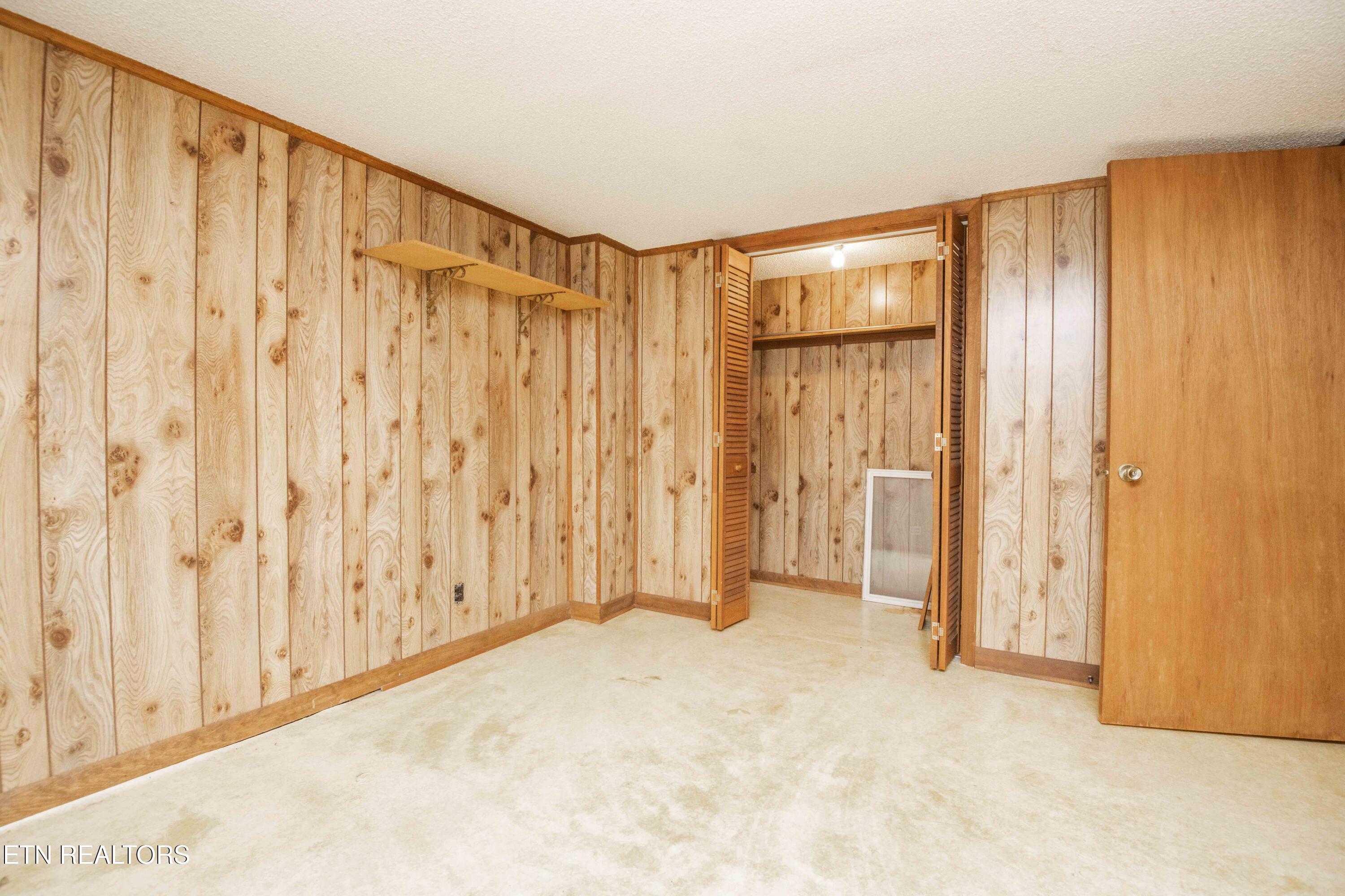 5814 Blossom Road Knoxville, TN 37912 - Photo 41 of 52 Basement Bedroom