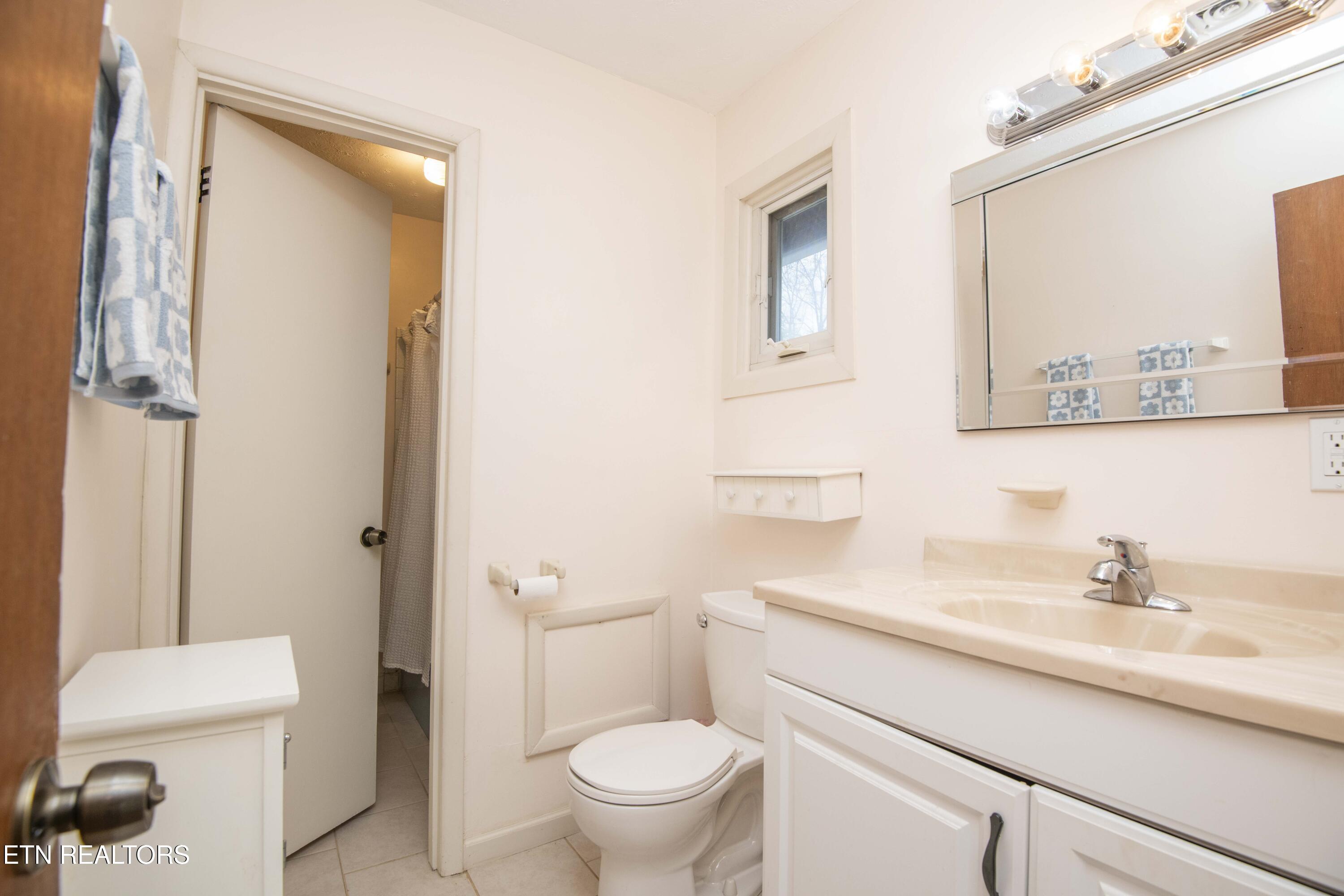 5814 Blossom Road Knoxville, TN 37912 - Photo 44 of 52 Master Bedroom entrance