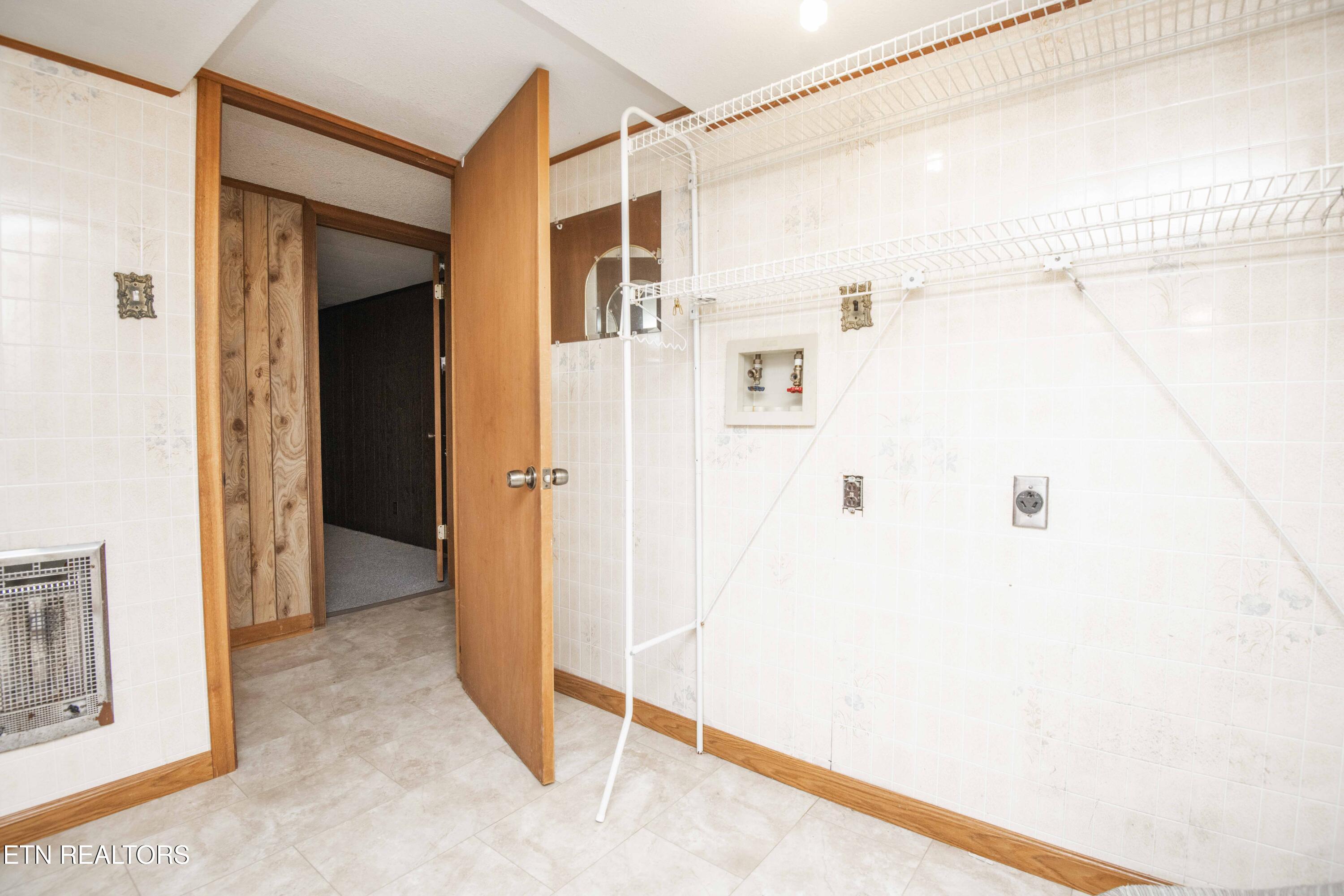 5814 Blossom Road Knoxville, TN 37912 - Photo 45 of 52 Laundry Room