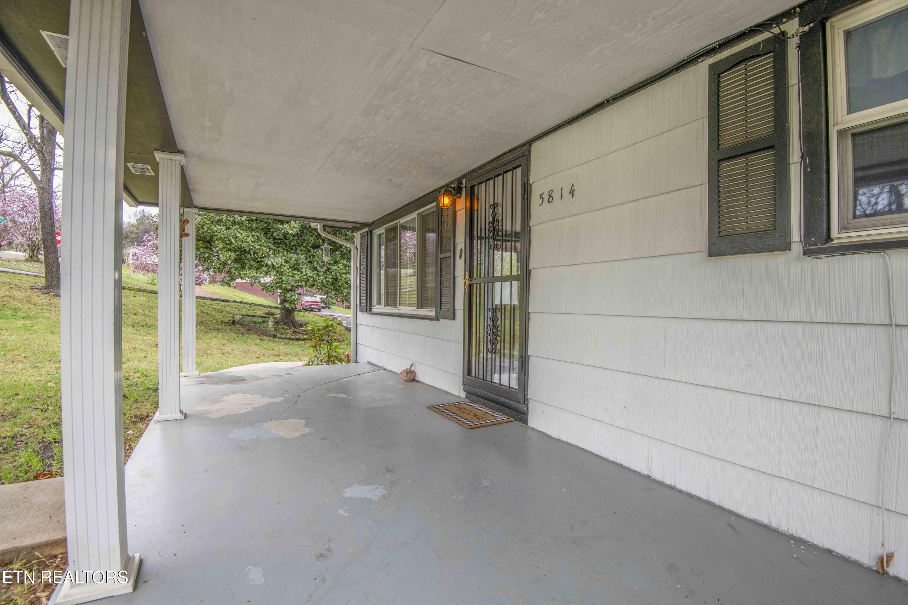 5814 Blossom Road Knoxville, TN 37912 - Photo 7 of 52 Front Porch