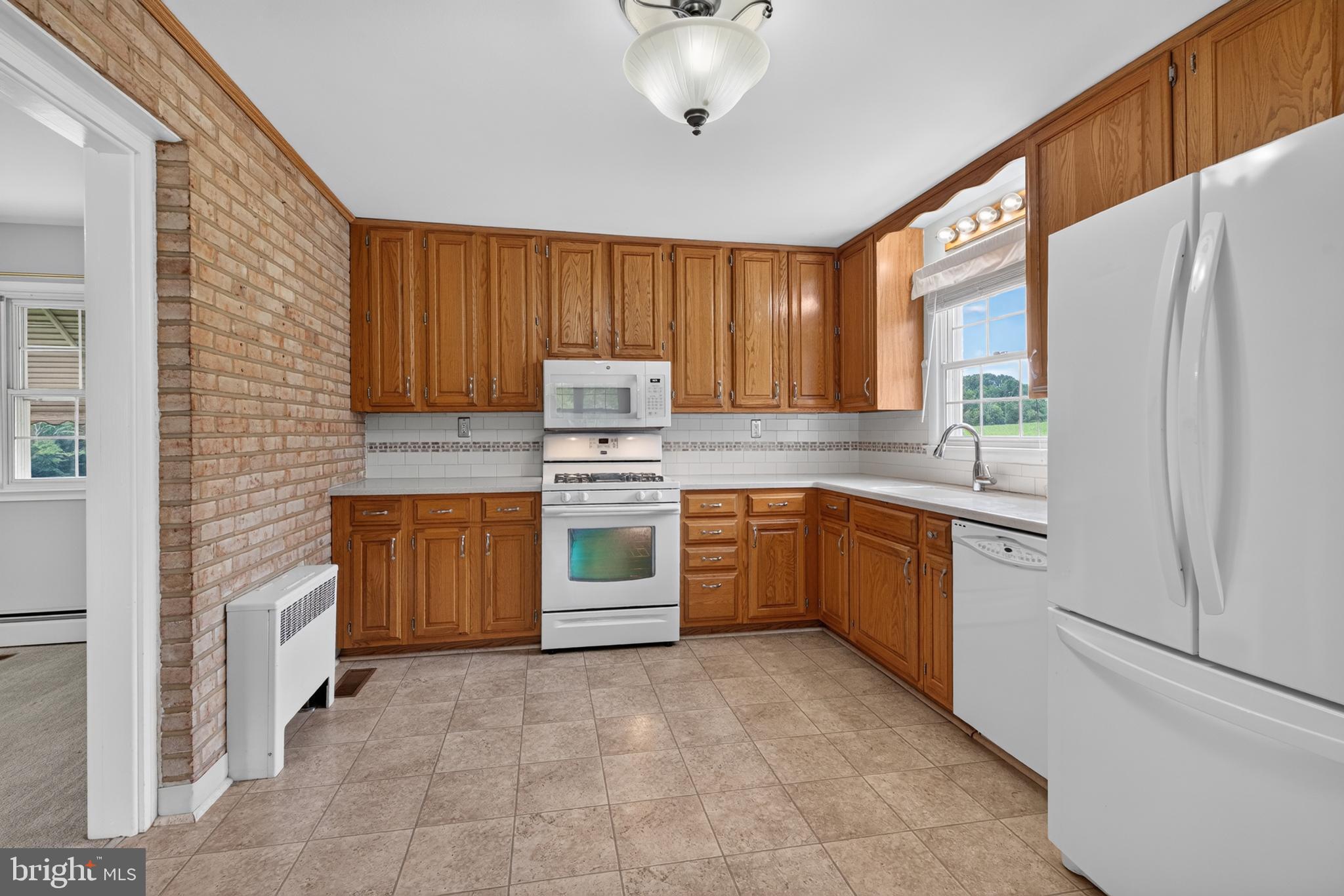 314 Reckord Road Fallston, MD 21047 - Photo 8 of 43 Kitchen with 42" Oak Cabinetry