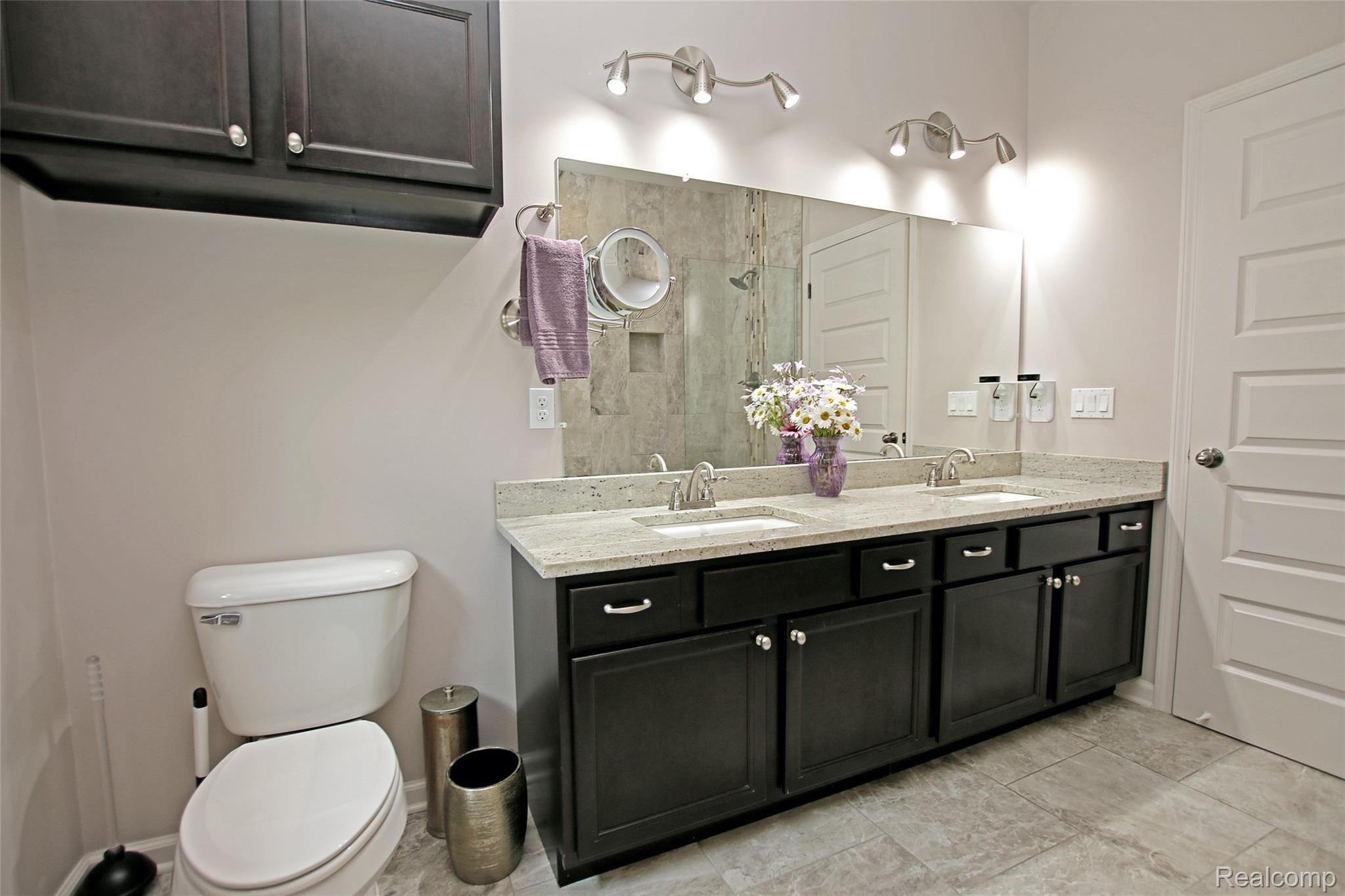 4223 Merwin Road Lapeer, MI 48446 - Photo 28 of 83 28) Master Bath.jpg
