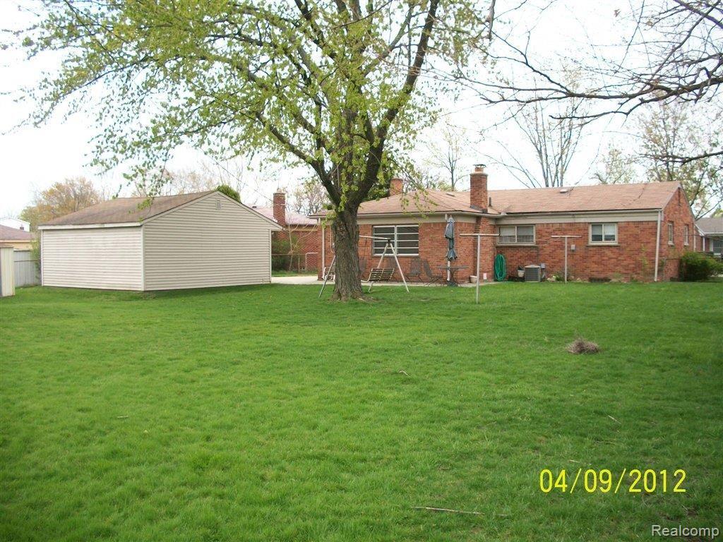 3551 Rome Avenue Warren, MI 48091 - Photo 5 of 13 100_7627.JPG