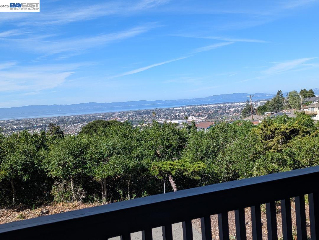 19100 Crest Avenue, Unit 25 Castro Valley, CA 94546 - Photo 3 of 14