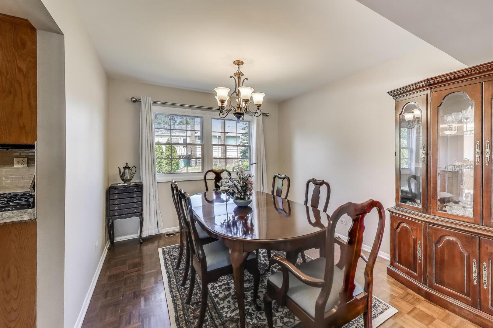 206 West Hintz Road Arlington Heights, IL 60004 - Photo 5 of 42