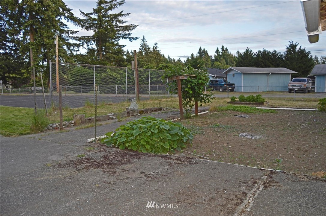 19215 Loganberry Street Southwest Rochester, WA 98579 - Photo 28 of 38 a view of a park