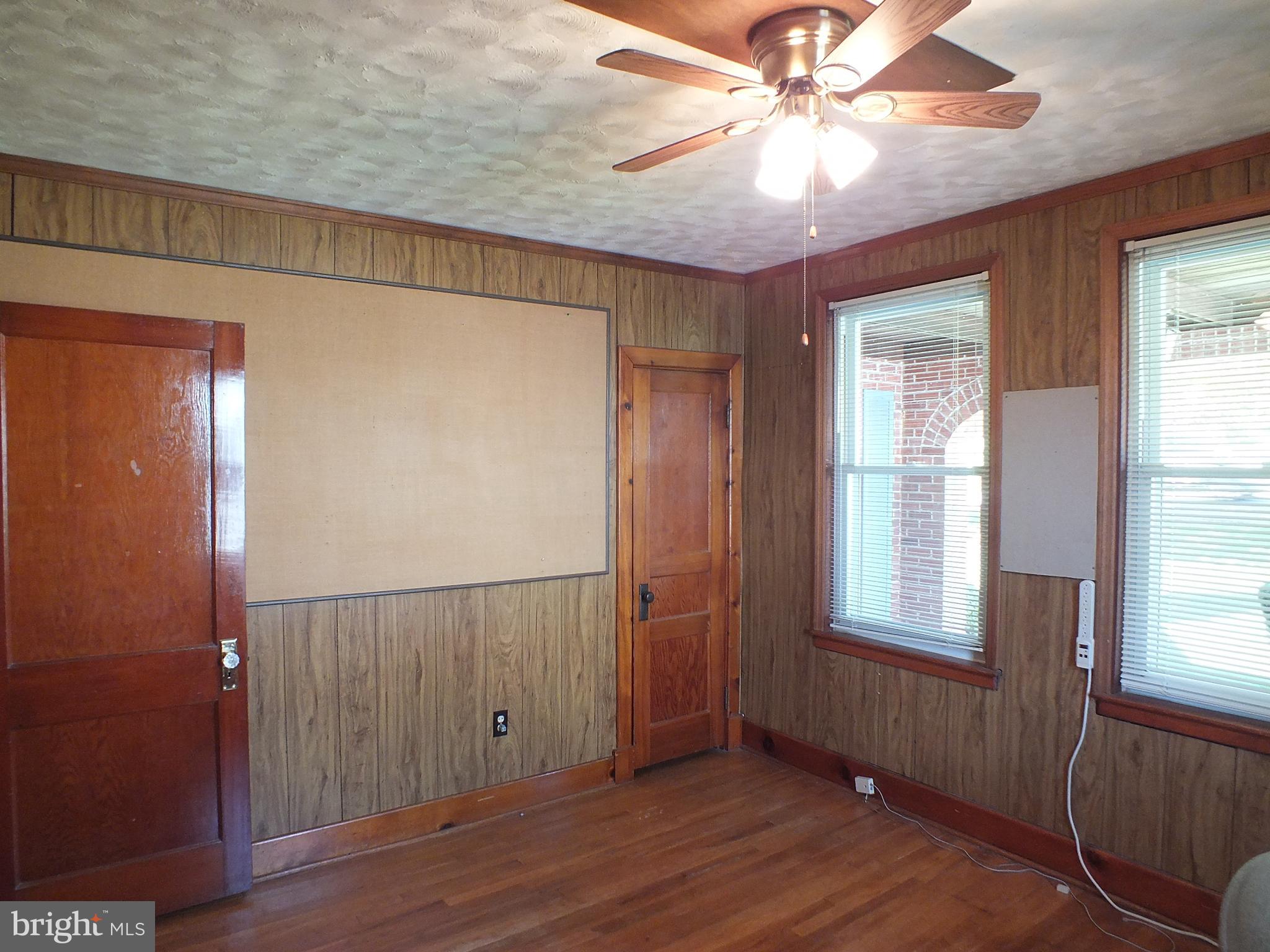 543 Poole Road Westminster, MD 21157 - Photo 14 of 31 Main floor bedroom can be also be a home office