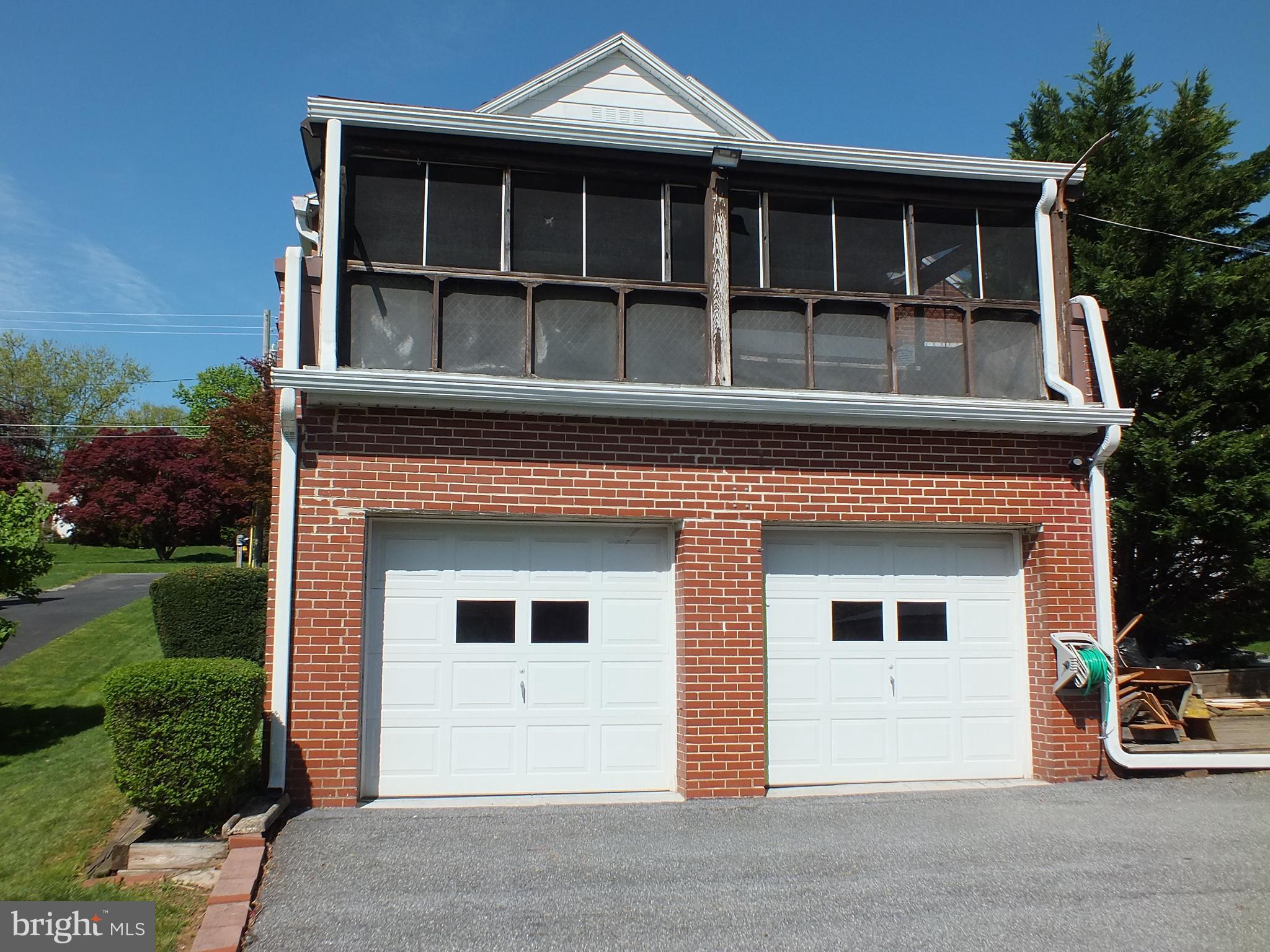 543 Poole Road Westminster, MD 21157 - Photo 6 of 31 Plus a 2 car garage!