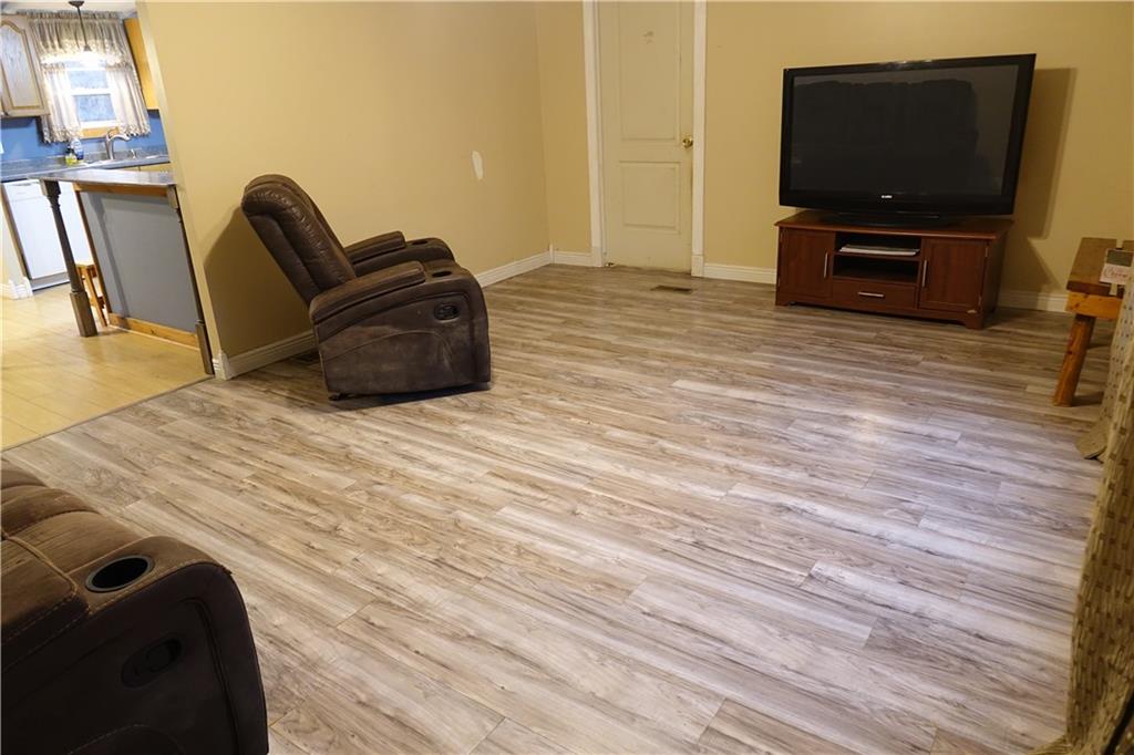 623 South Clearfield Road Cabot, PA 16023 - Photo 3 of 38