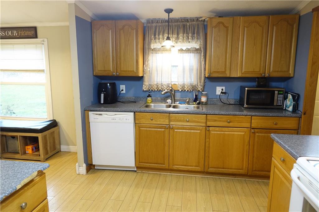 623 South Clearfield Road Cabot, PA 16023 - Photo 5 of 38