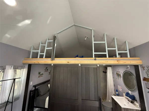 $1,750 | 13298 County Road 190, Unit PECAN, Alvin, TX 77511