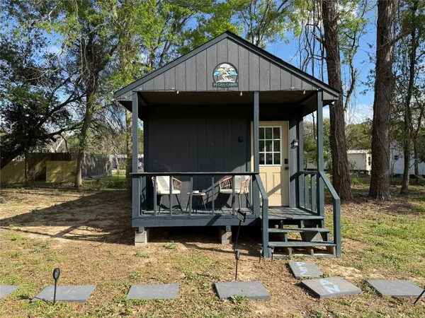 $1,600 | 13298 County Road 190, Unit PECAN, Alvin, TX 77511