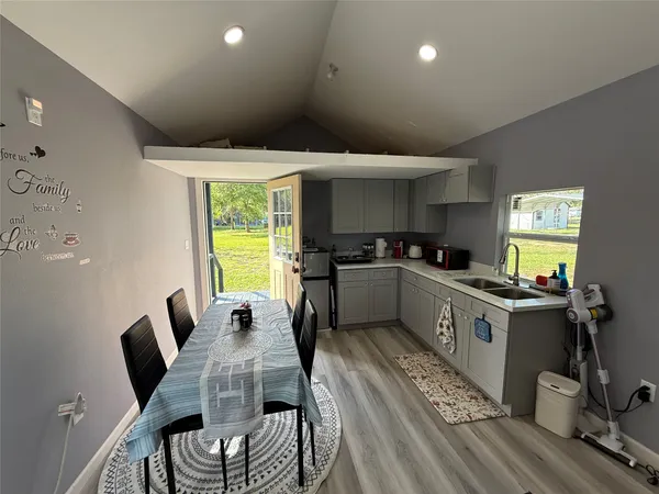 $1,750 | 13298 County Road 190, Unit PECAN, Alvin, TX 77511