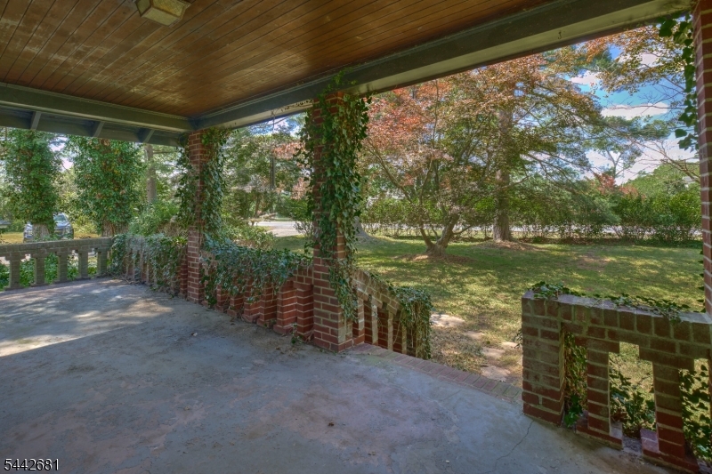 114 Amwell Road Flemington, NJ 08822 - Photo 2 of 31
