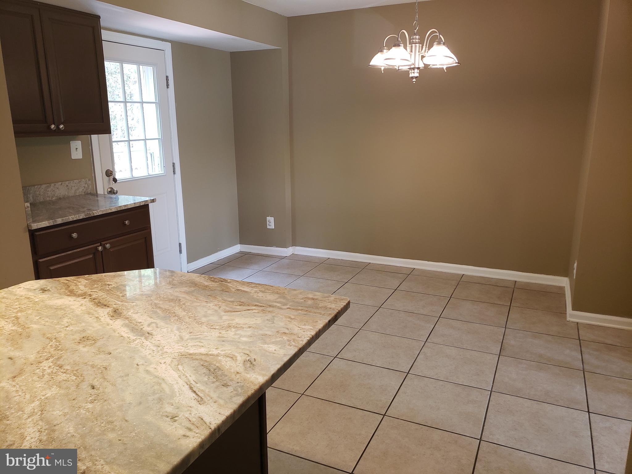 12852 Silvia Loop Woodbridge, VA 22192 - Photo 7 of 20 Large eating area