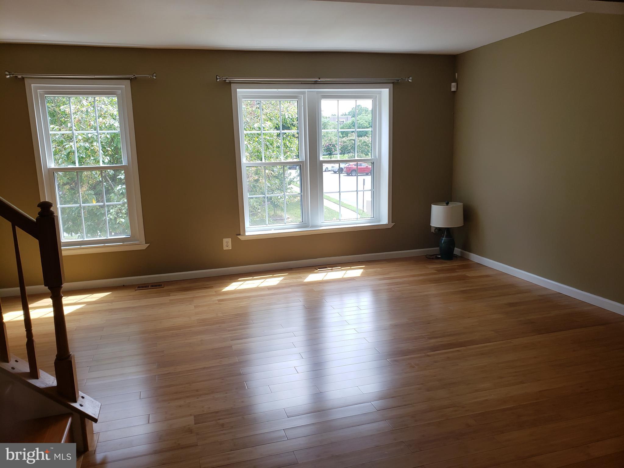 12852 Silvia Loop Woodbridge, VA 22192 - Photo 10 of 20 Very spacious Living room