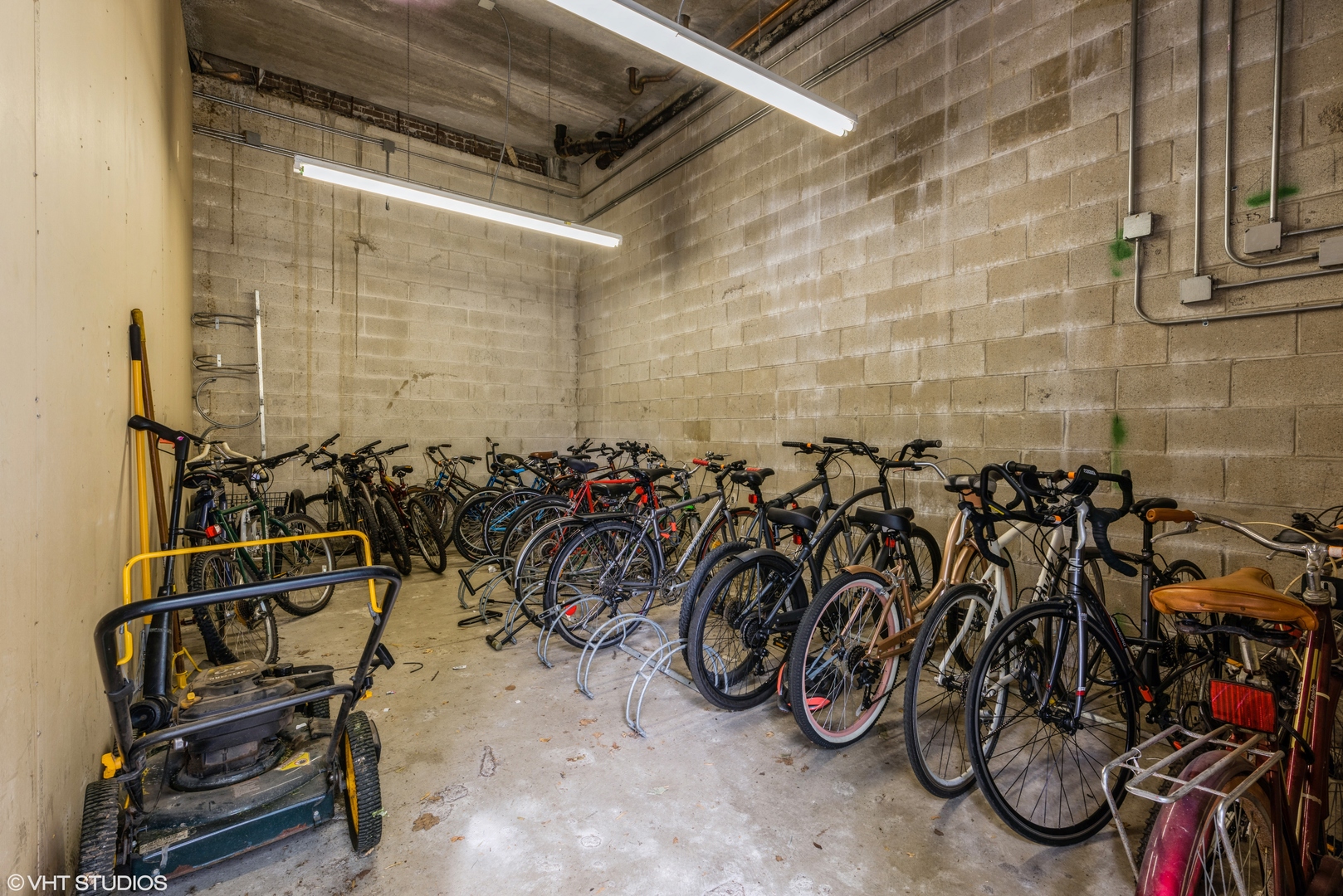2510 West Irving Park Road, Unit 402 Chicago, IL 60618 - Photo 13 of 13 a view of a room with gym equipment