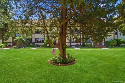 $355,000 | 286 Cherry Valley Avenue, Unit A2, Garden City, NY 11530
