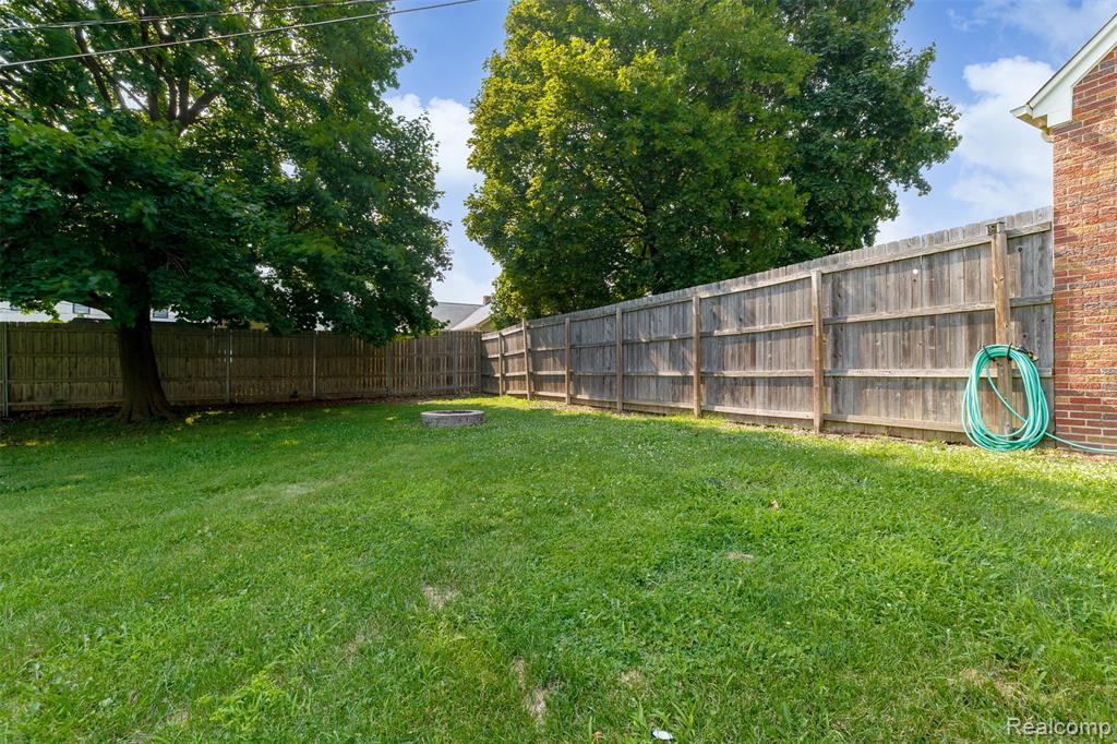514 East Avon Road Rochester Hills, MI 48307 - Photo 31 of 42