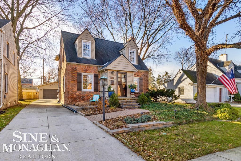 1379 Hampton Road Grosse Pointe Woods, MI 48236 - Photo 37 of 42