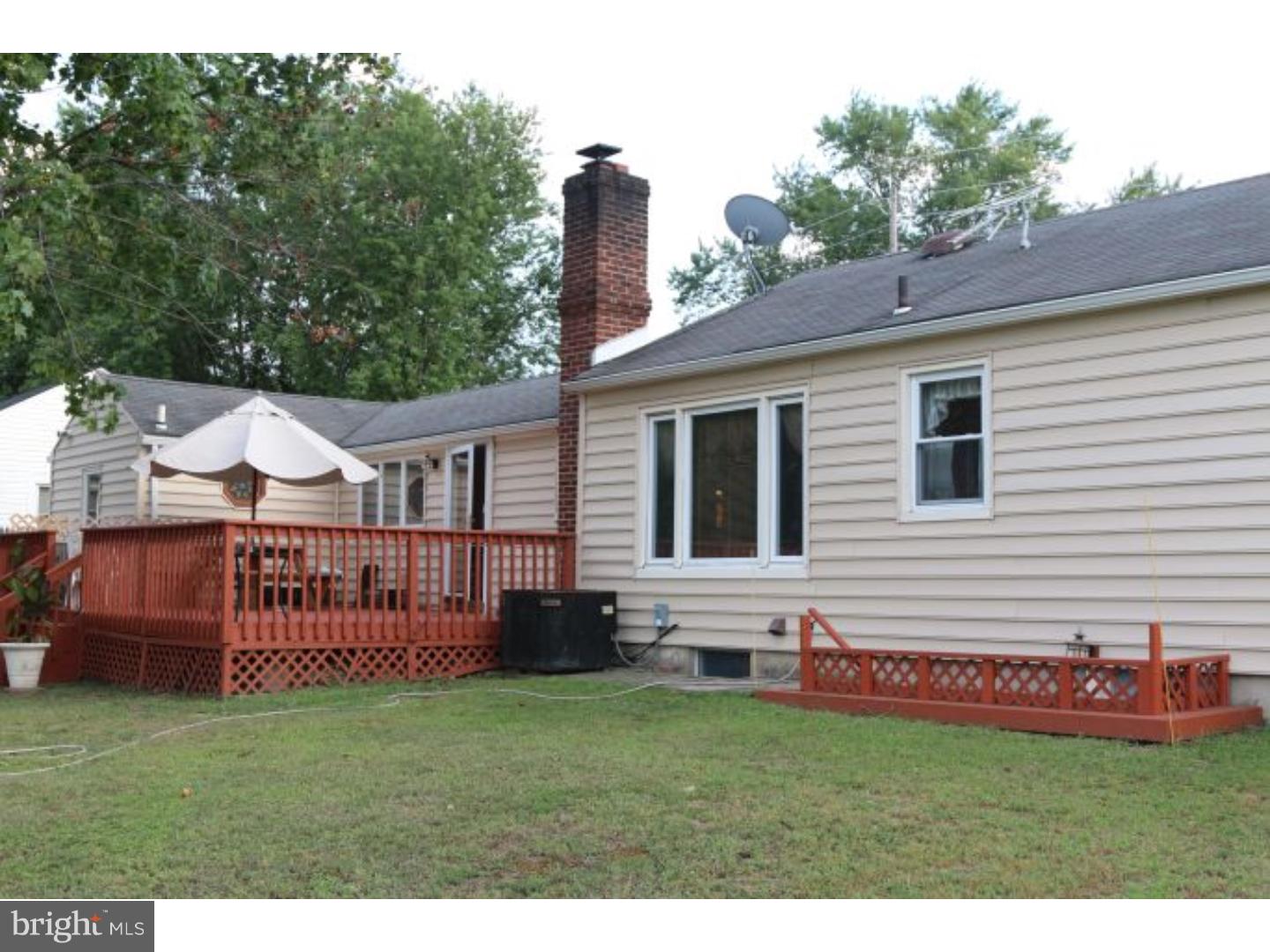 611 South Chester Avenue Riverside, NJ 08075 - Photo 3 of 16