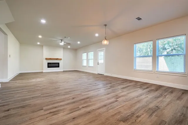 $3,800 | 1115 Bell Street, Arlington, TX 76001