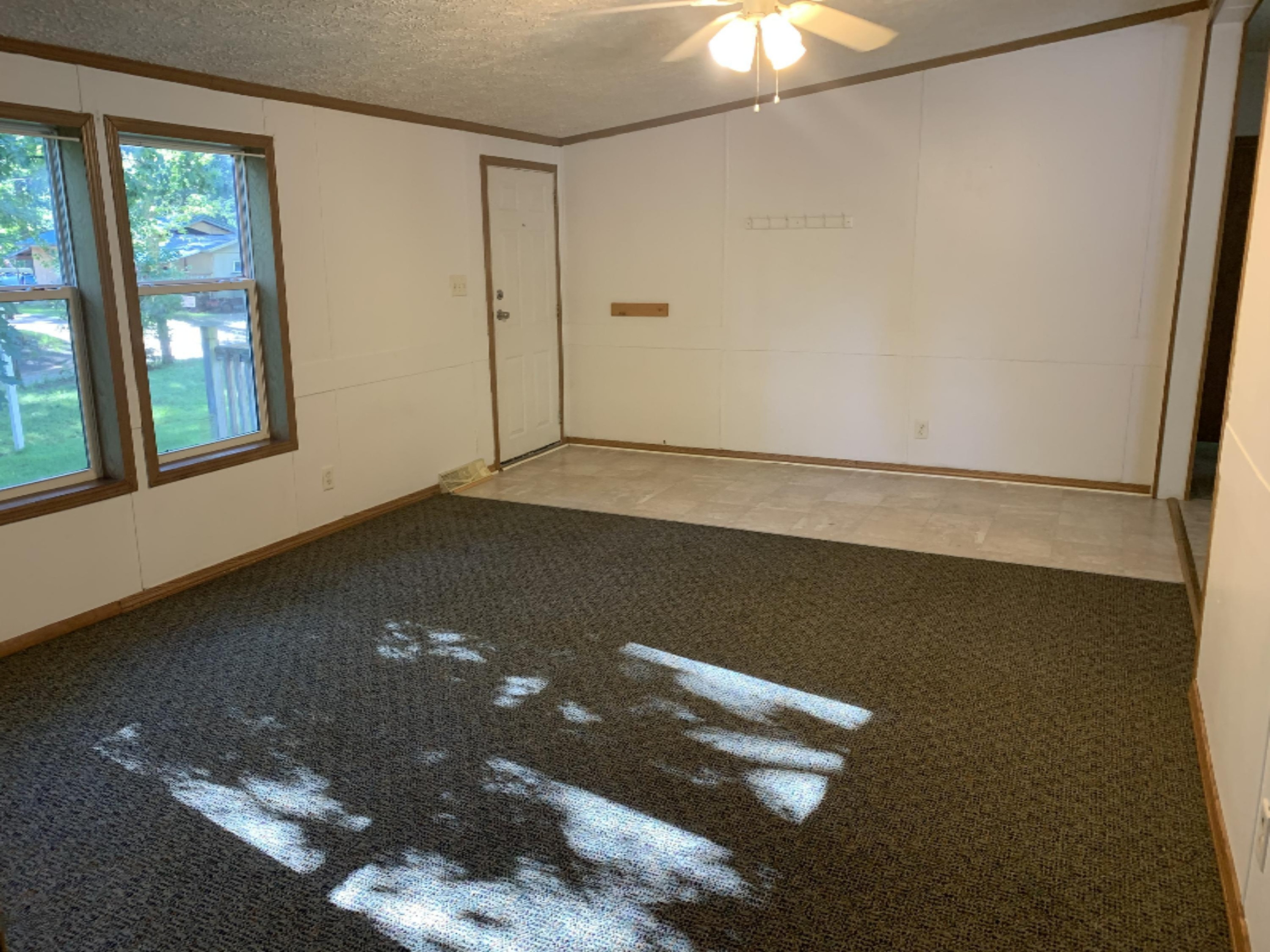 21229 Hewitt Road Tustin, MI 49688 - Photo 3 of 23 IMG_1409
