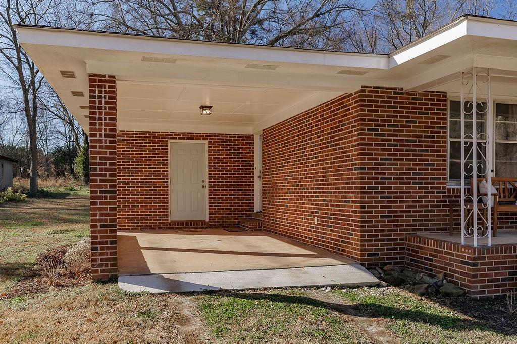 467 Diamond Hill Colbert Road Colbert, GA 30628 - Photo 46 of 50 a front view of a house with a yard