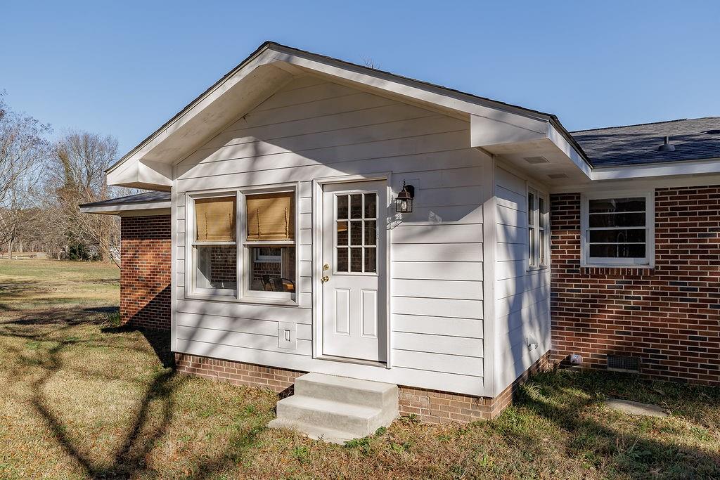 467 Diamond Hill Colbert Road Colbert, GA 30628 - Photo 50 of 50 a front view of a house with a yard