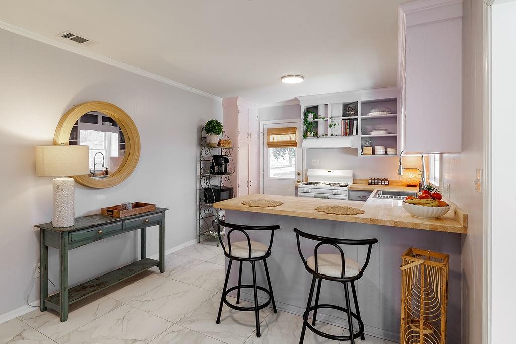 467 Diamond Hill Colbert Road Colbert, GA 30628 - Photo 10 of 50 a view of a dining room with furniture