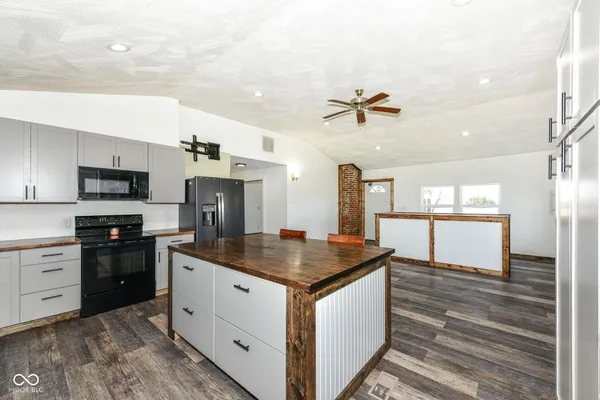 $309,900 | 408 West Jefferson Street, Kirklin, IN 46050