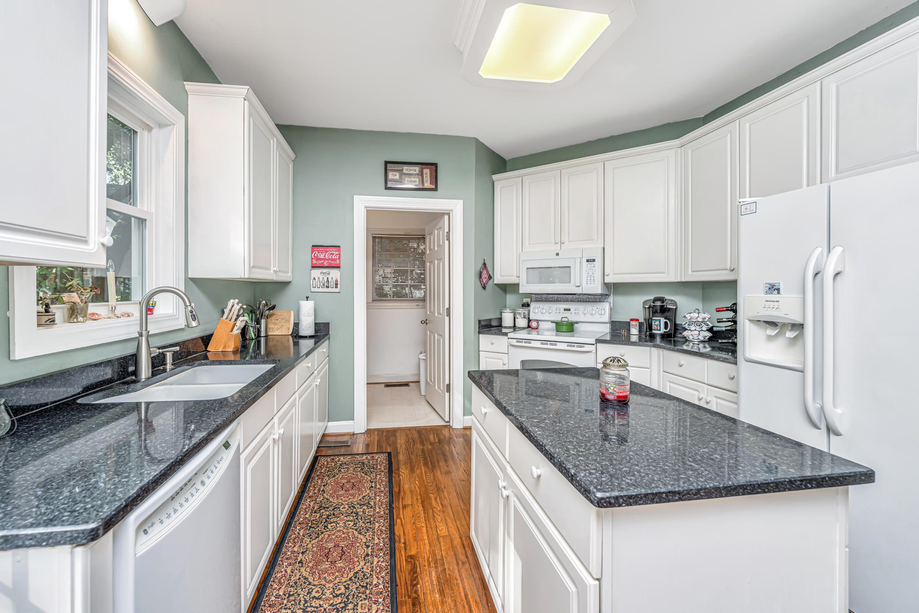424 Springfield Road Mount Pleasant, SC 29464 - Photo 9 of 22 424SpringfieldRd020