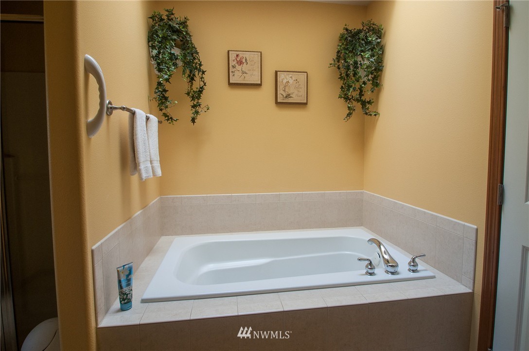 314 197th Place Southwest Bothell, WA 98012 - Photo 14 of 25