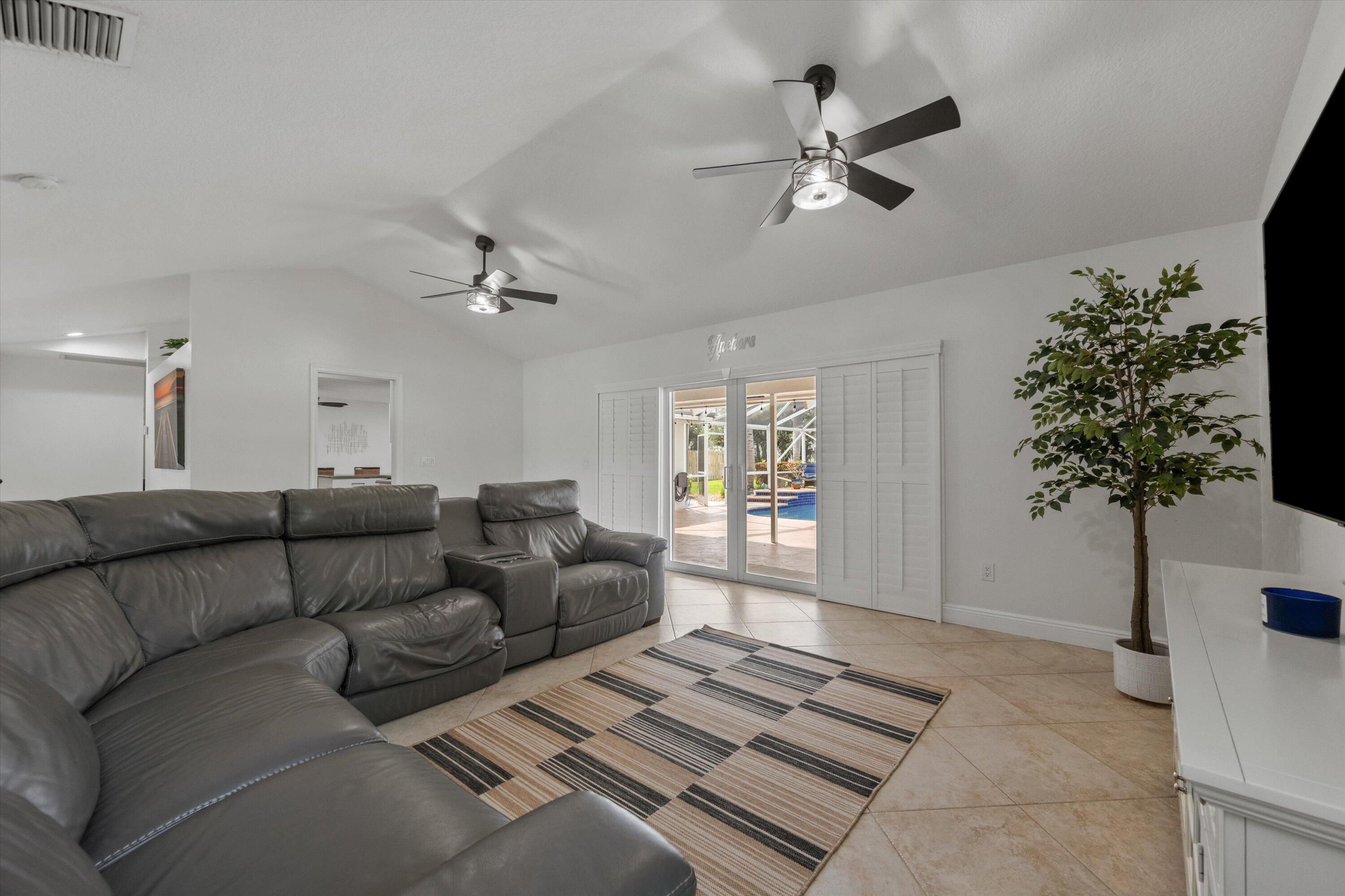 13813 Geranium Place Wellington, FL 33414 - Photo 25 of 39 08-DSC_9019