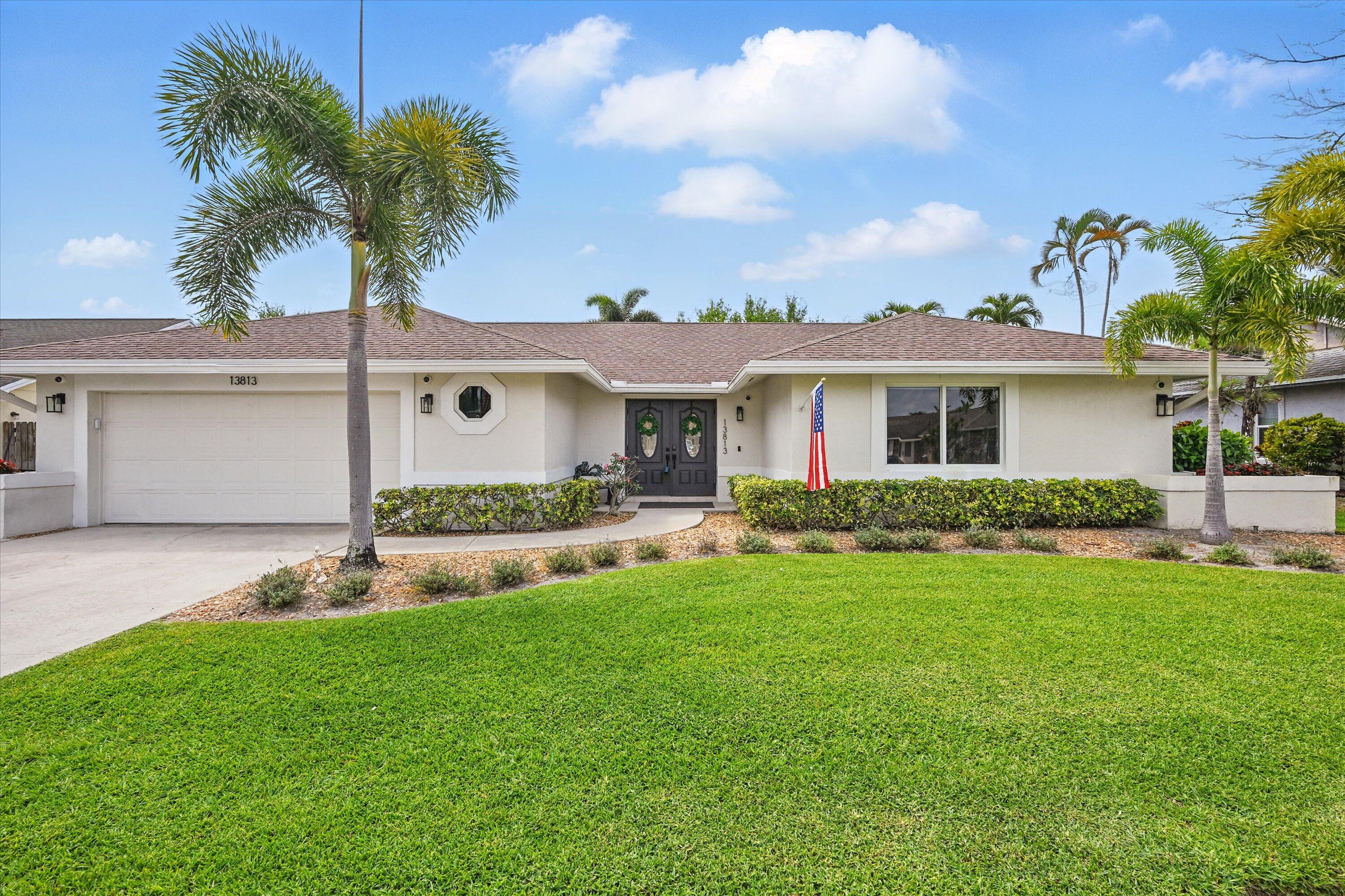 13813 Geranium Place Wellington, FL 33414 - Photo 3 of 39 02-Photo_077