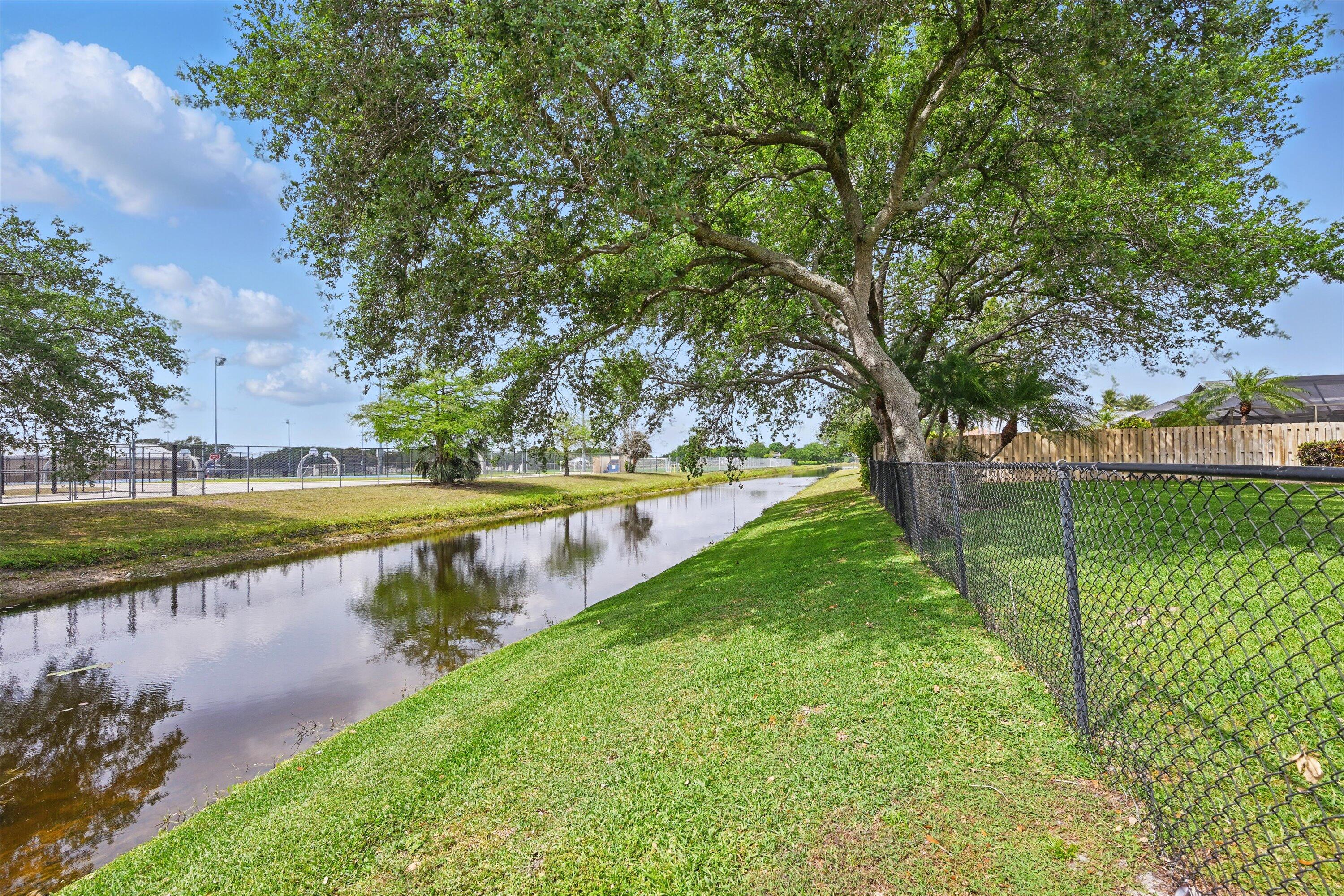 13813 Geranium Place Wellington, FL 33414 - Photo 38 of 39 39-Photo_072