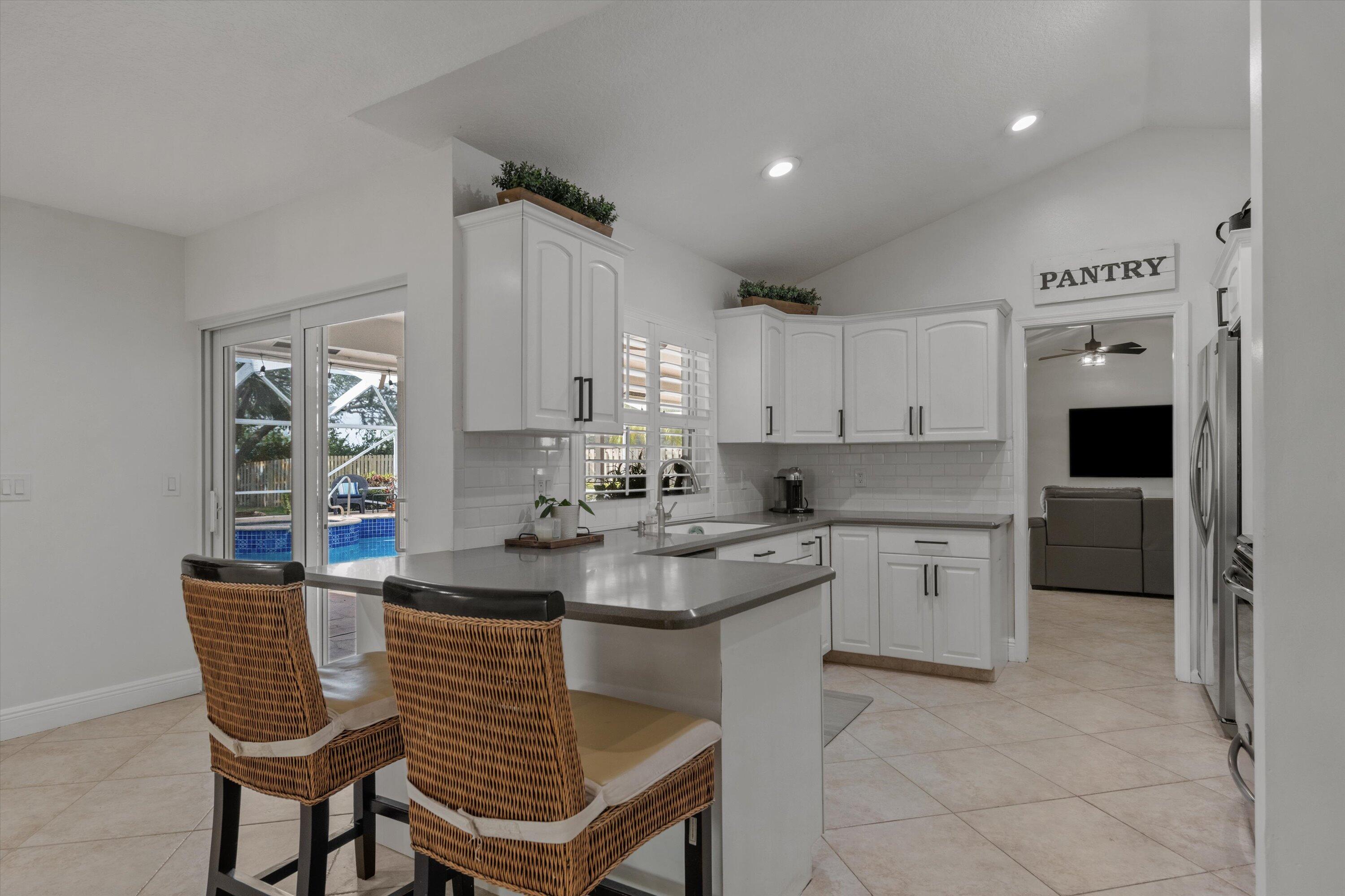 13813 Geranium Place Wellington, FL 33414 - Photo 7 of 39 16-DSC_8980