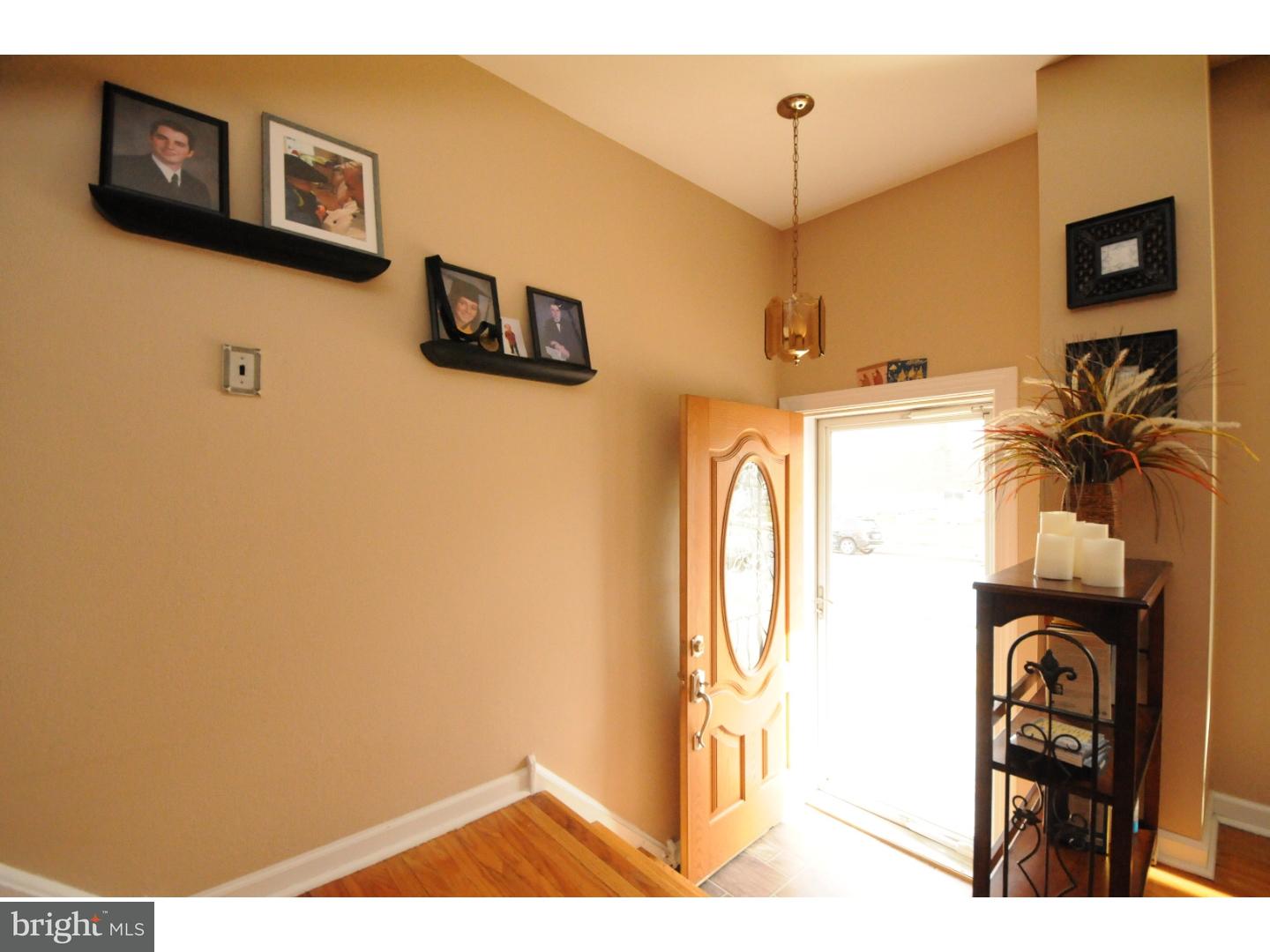 11702 Colman Road Philadelphia, PA 19154 - Photo 2 of 19 Gallery Image 2