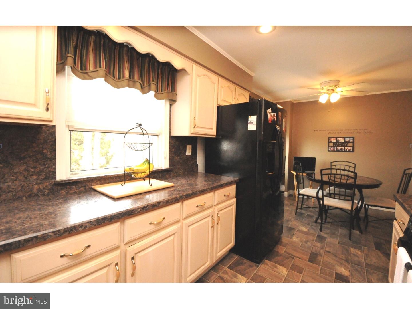 11702 Colman Road Philadelphia, PA 19154 - Photo 8 of 19 Gallery Image 8