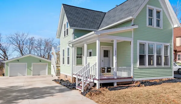 $430,000 | 1222 South Monroe Avenue, Green Bay, WI 54301