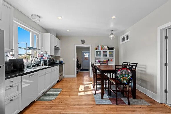 $430,000 | 1222 South Monroe Avenue, Green Bay, WI 54301
