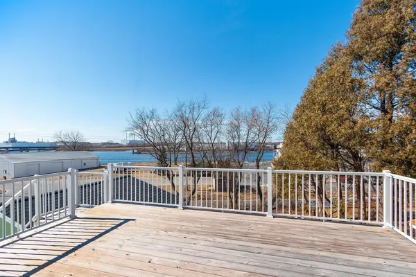 $430,000 | 1222 South Monroe Avenue, Green Bay, WI 54301