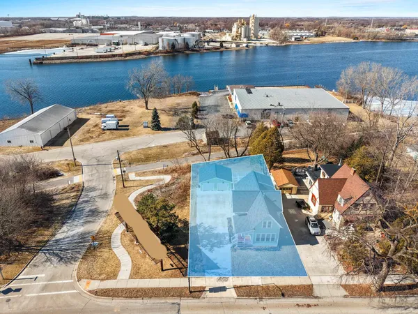 $430,000 | 1222 South Monroe Avenue, Green Bay, WI 54301